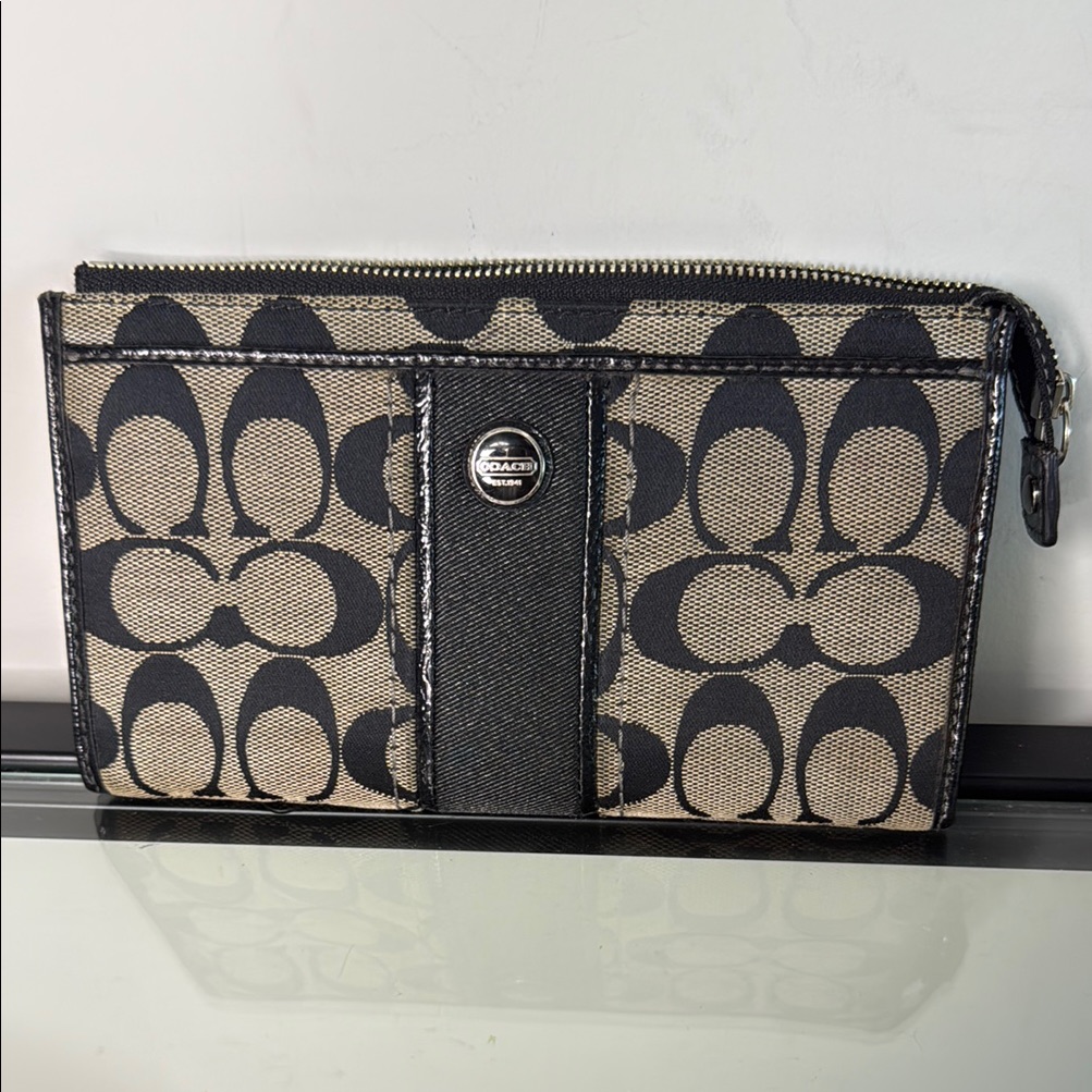 Coach Signature Zip Top Wallet